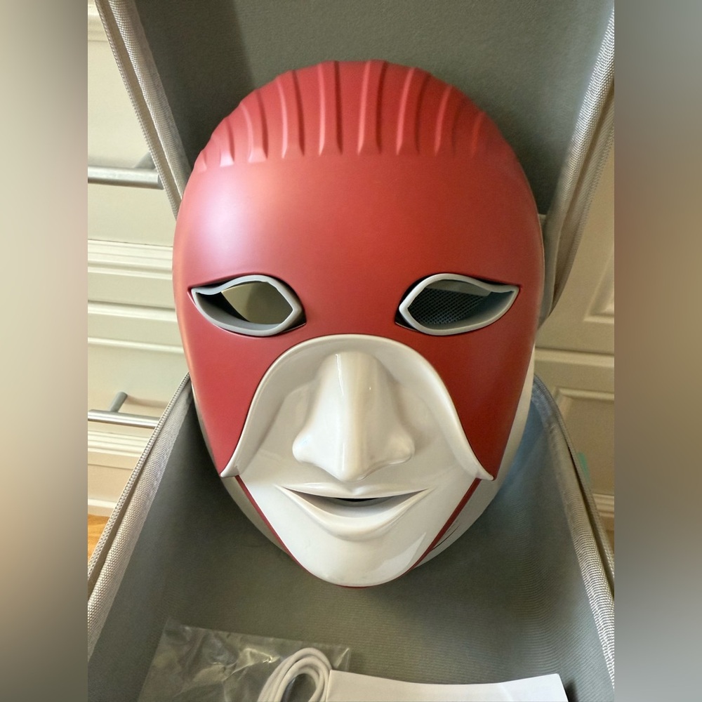 LED Face Mask - Picture 4 of 9